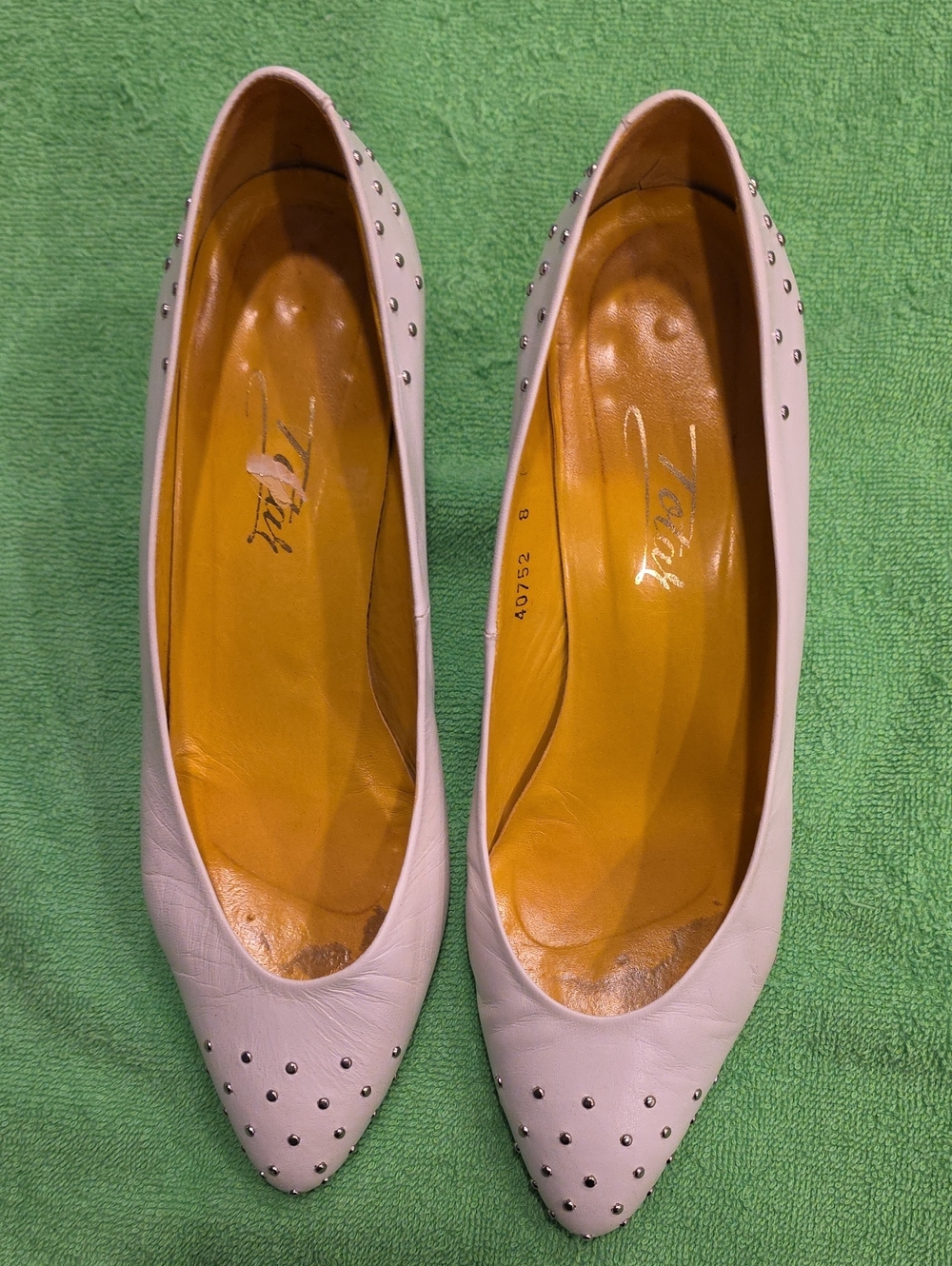 Totar Leather Women's White Studded Pointed-Toe Pumps